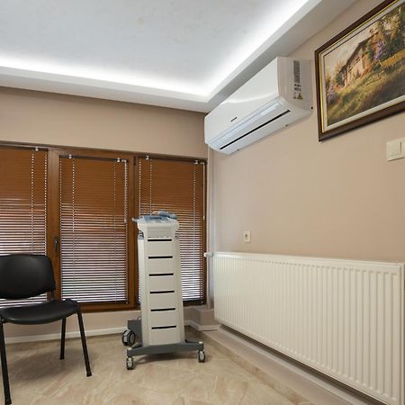 Hotel Velista Voneshta Voda Extérieur photo
