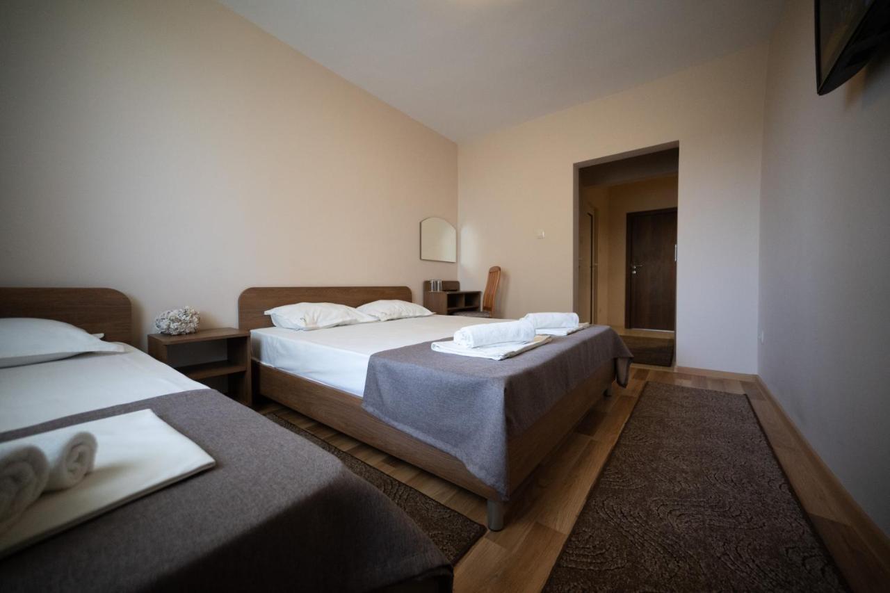 Hotel Velista Voneshta Voda Extérieur photo